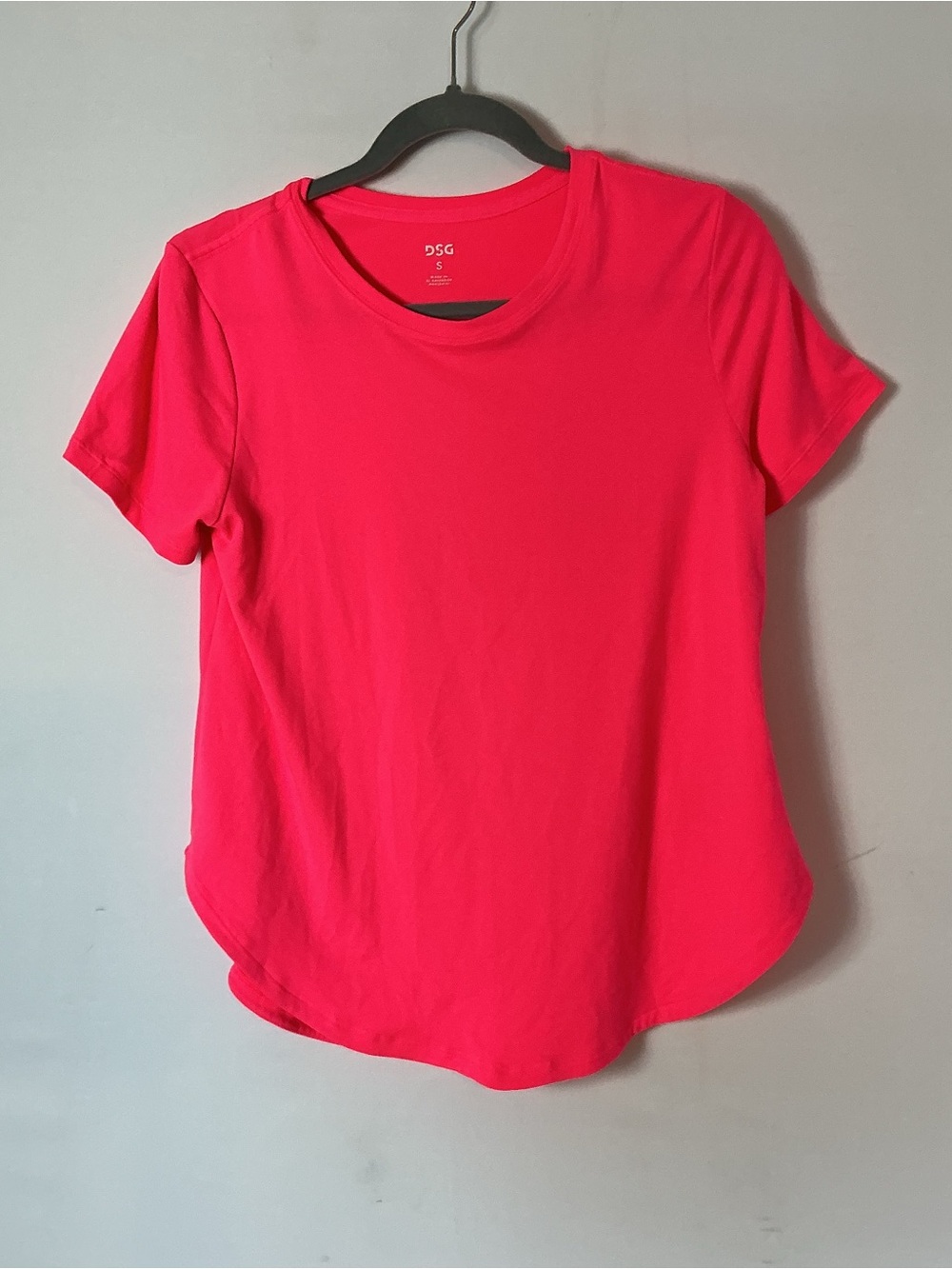 DSG Women's Hot Pink Short Sleeve Crew Neck Tee